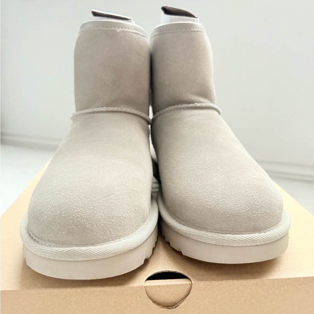 UGG Women's Ultra Mini Bailey Leather Bow Boot - gray size 9 NEW without box - Picture 3 of 7